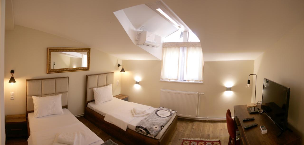 Saray Hotel Prizren Exterior foto