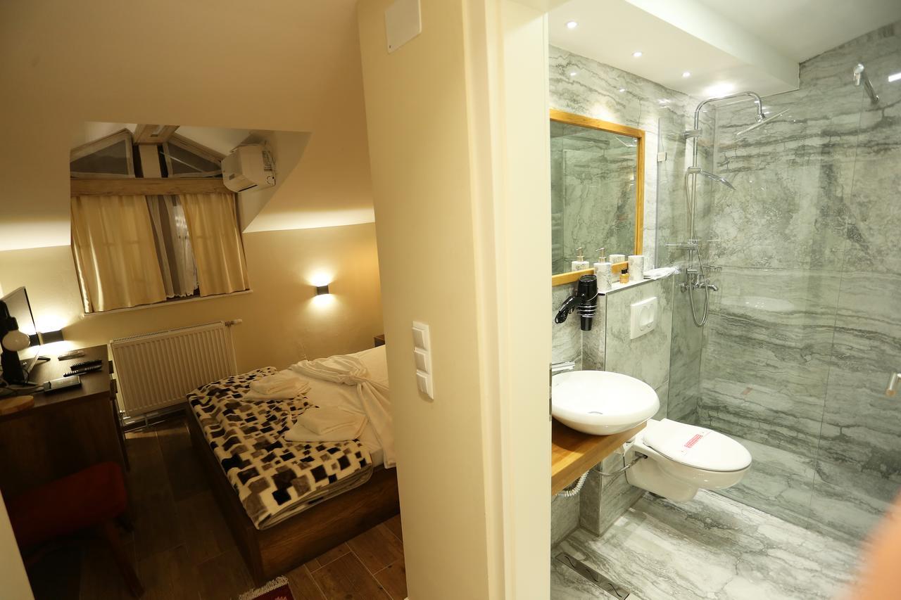 Saray Hotel Prizren Exterior foto