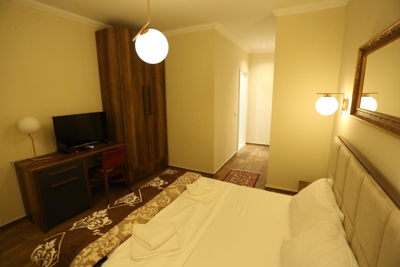 Saray Hotel Prizren Exterior foto