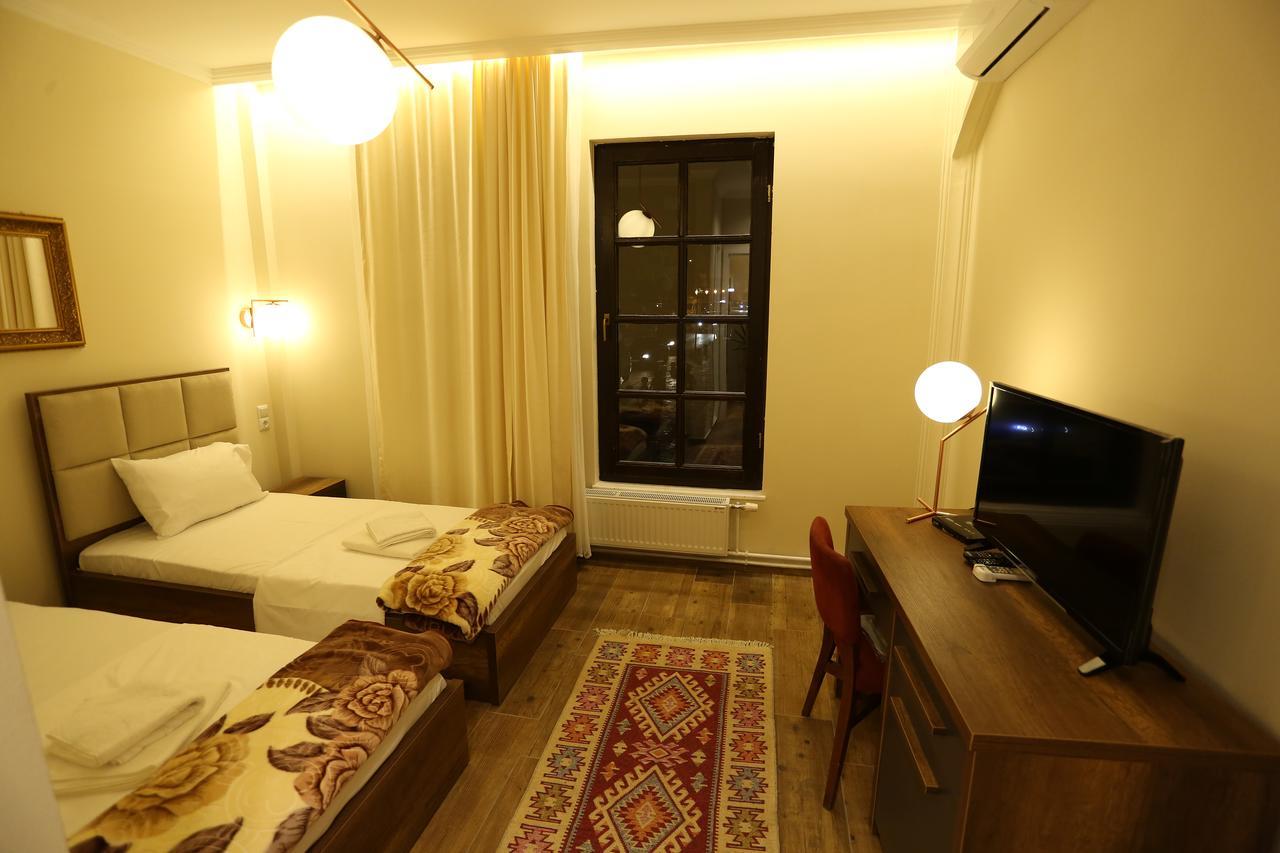 Saray Hotel Prizren Exterior foto