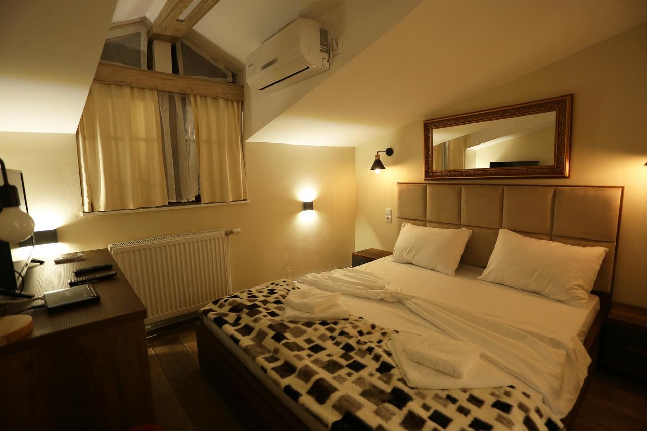 Saray Hotel Prizren Exterior foto