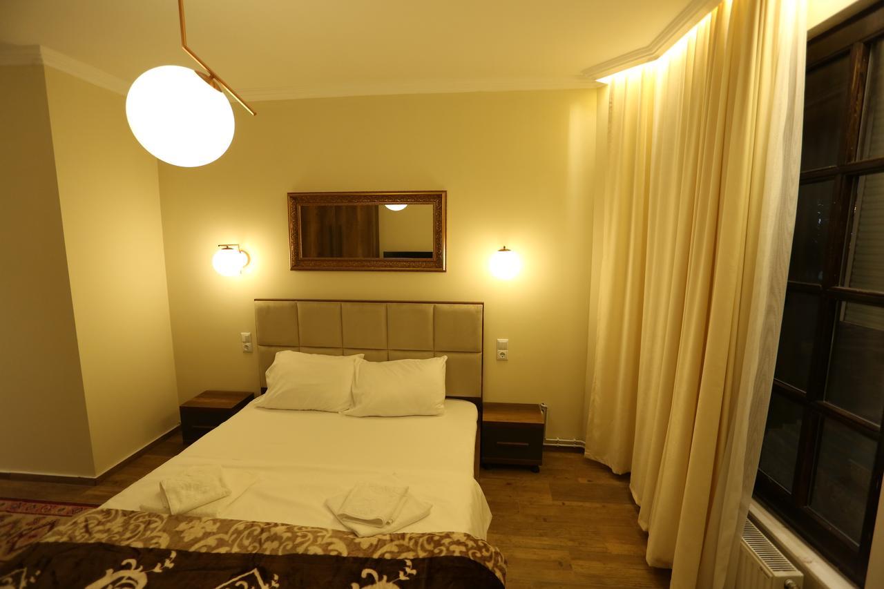 Saray Hotel Prizren Exterior foto