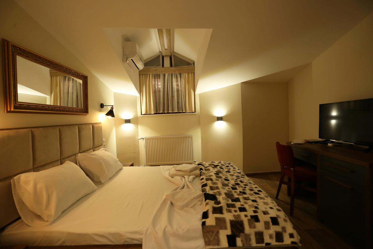 Saray Hotel Prizren Exterior foto