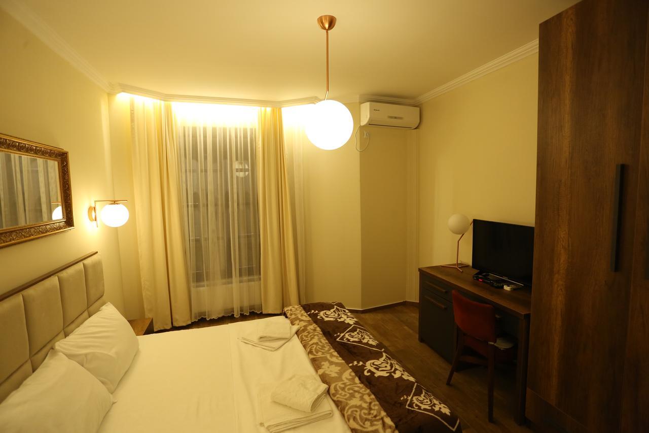 Saray Hotel Prizren Exterior foto