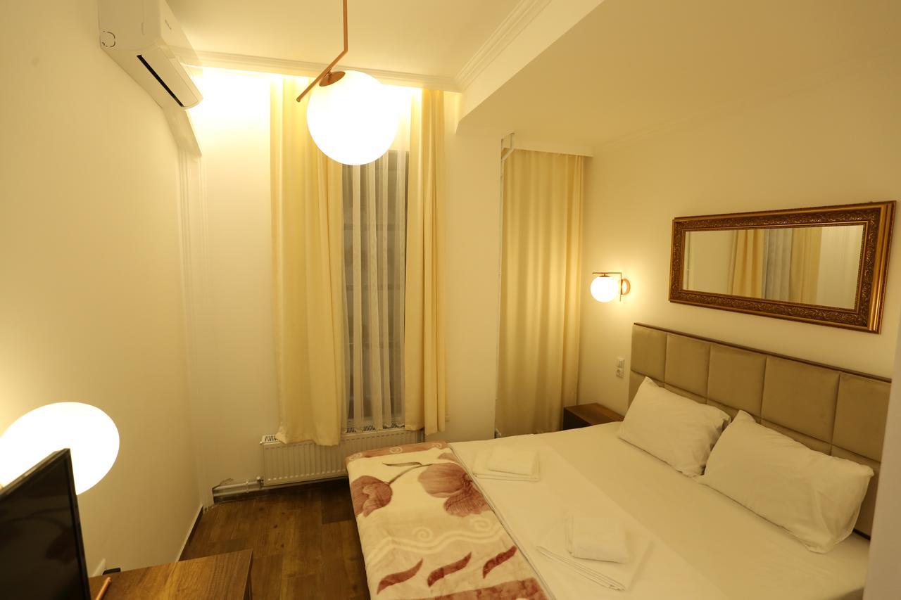 Saray Hotel Prizren Exterior foto